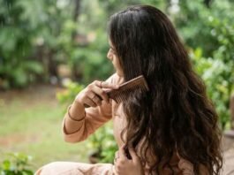 Monsoon Hair Fall: बरसात में गुच्छों में टूट रहे हैं बाल? आजमाएं ये 5 जादुई घरेलू उपाय, तुरंत रुकेगा हेयर फॉल Monsoon Hair Fall Control Tips
